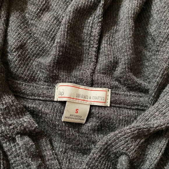 Thin waffle knit charcoal grey hoodie - Picture 3 of 3